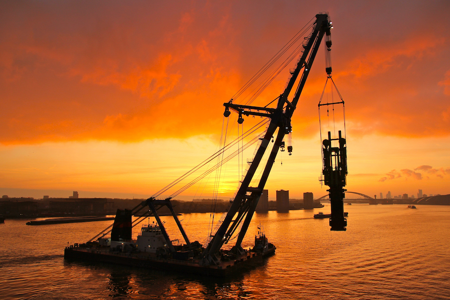 Cranes and WeightHandling Equipment Selecting the Right Ones For the