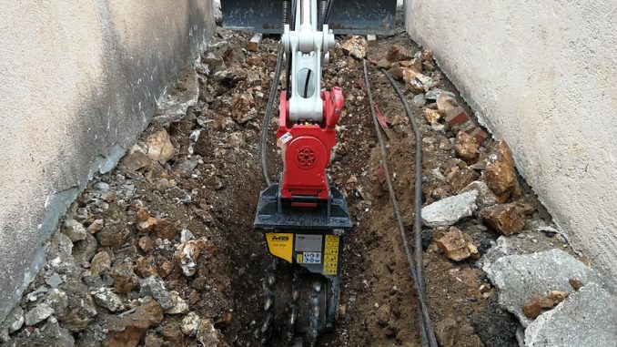 MB-R500-Takeuchie moving construction plant