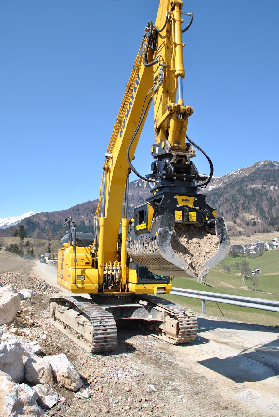 Selecting the Right Grapple for Your Excavator Equipment & Contracting