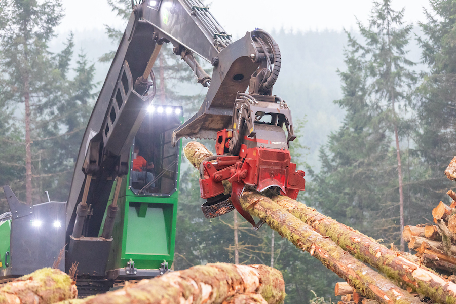 Waratah Forestry Equipment Introduces MultiUse HTH623C Loader