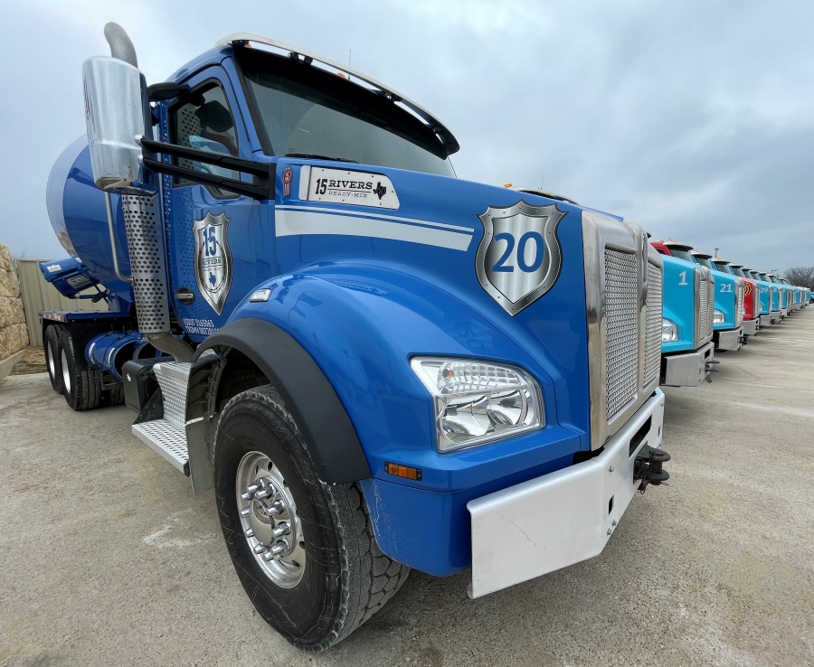 15 Rivers Maintains High Customer Satisfaction with Kenworth T880 Mixers, W990 Bulk Haulers