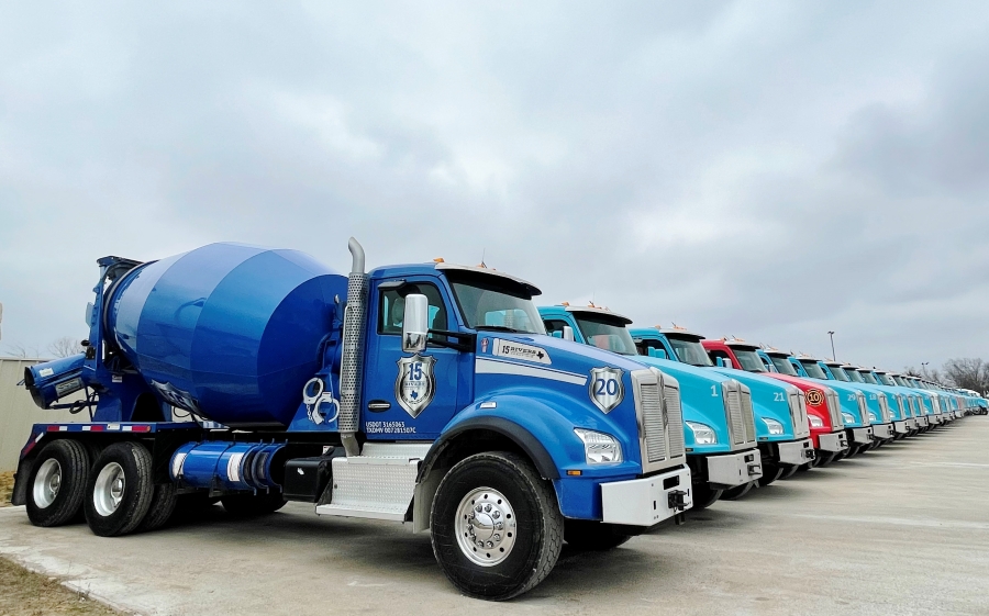 15 Rivers Maintains High Customer Satisfaction with Kenworth T880 Mixers, W990 Bulk Haulers