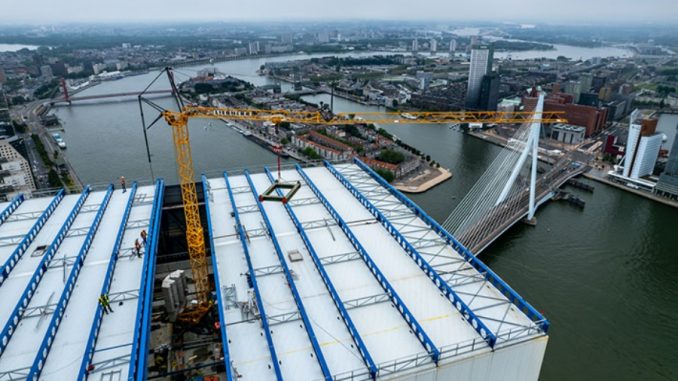 Liebherr fast-erecting crane 34 K at work on the tallest building in the Benelux region