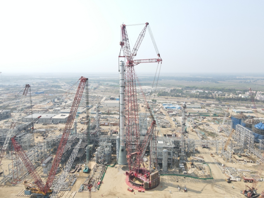 Use of PT 50 Ring Crane Shortens Refinery Projects Schedule Equipment