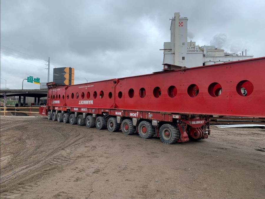 Mammoet’s cantilever system preparing girder for final install.