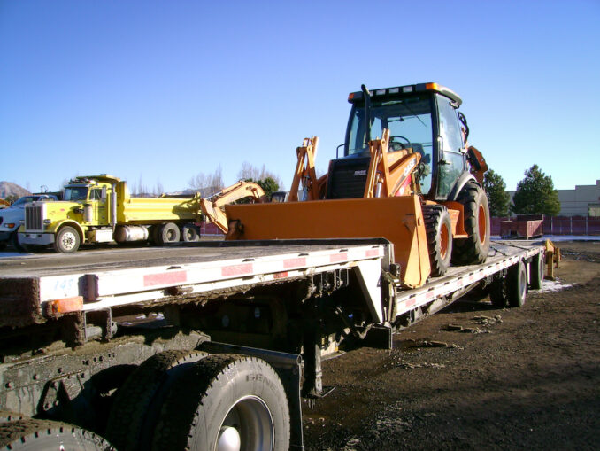 A Complete Guide to Buying and Selling Heavy Construction Equipment at